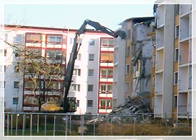 Abbruch mit Bagger in Rathenow Ost